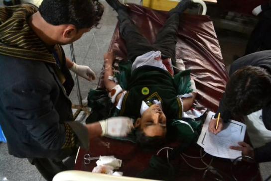 Taliban-attack-on-Pakistan-school-kills-141-mostly-children (3)